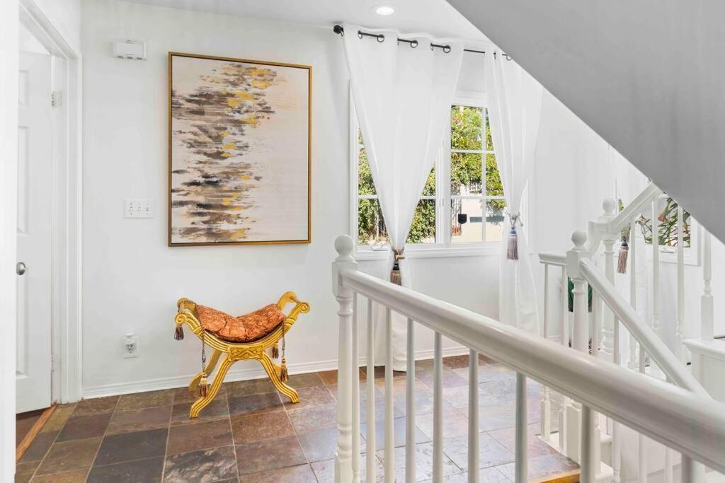 Stunning Mediterranean Mansion In Laurel Canyon Los Angeles Zewnętrze zdjęcie